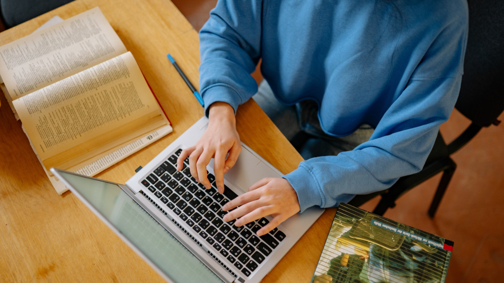 Image - Menguasai Penulisan Akademik: 6 Tips untuk Membuat Penelitian Anda Lebih Menarik dan Berkualitas